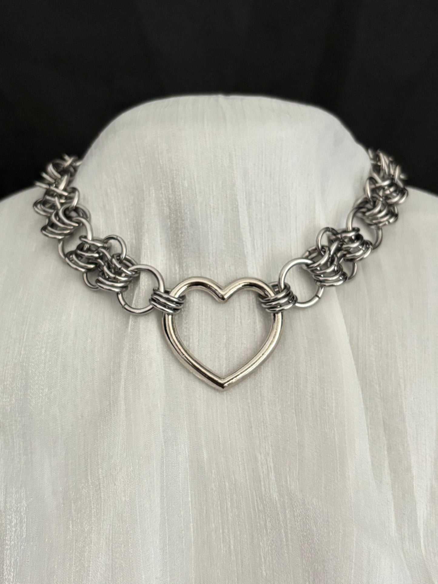 « Brat » choker