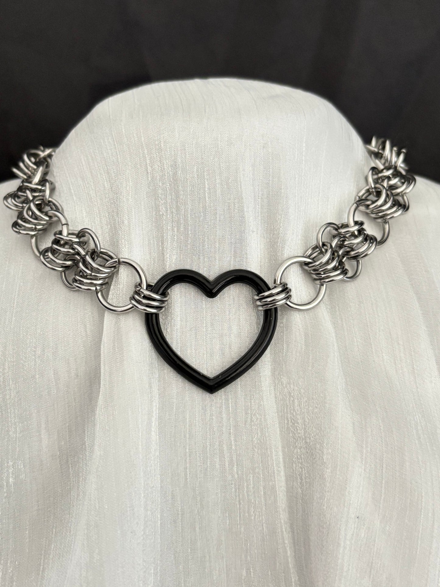 « Brat » choker