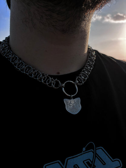 « Evil cat choker »