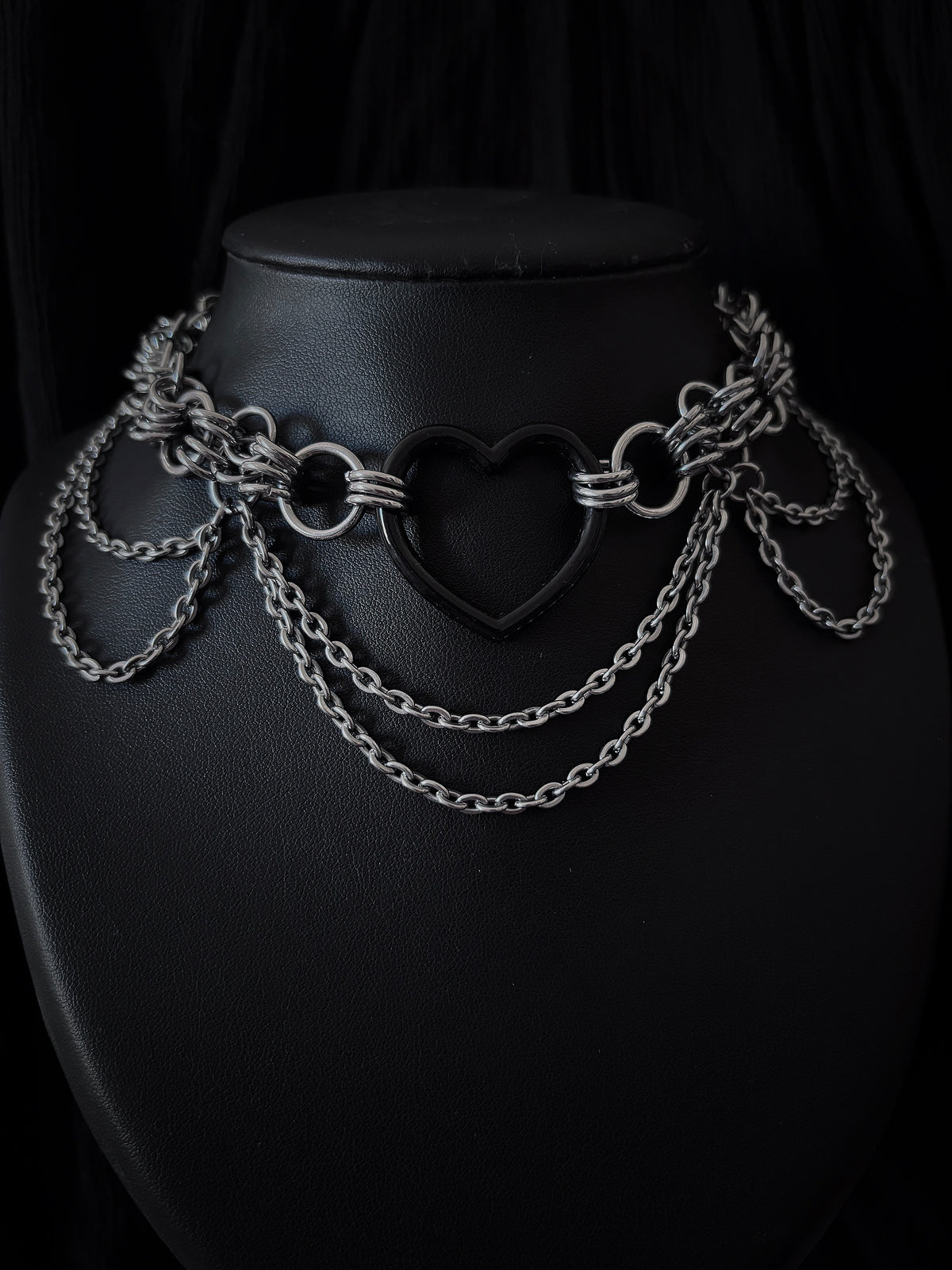 « Queen of the brat » choker