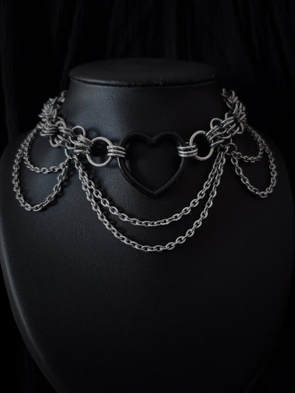 « Queen of the brat » choker