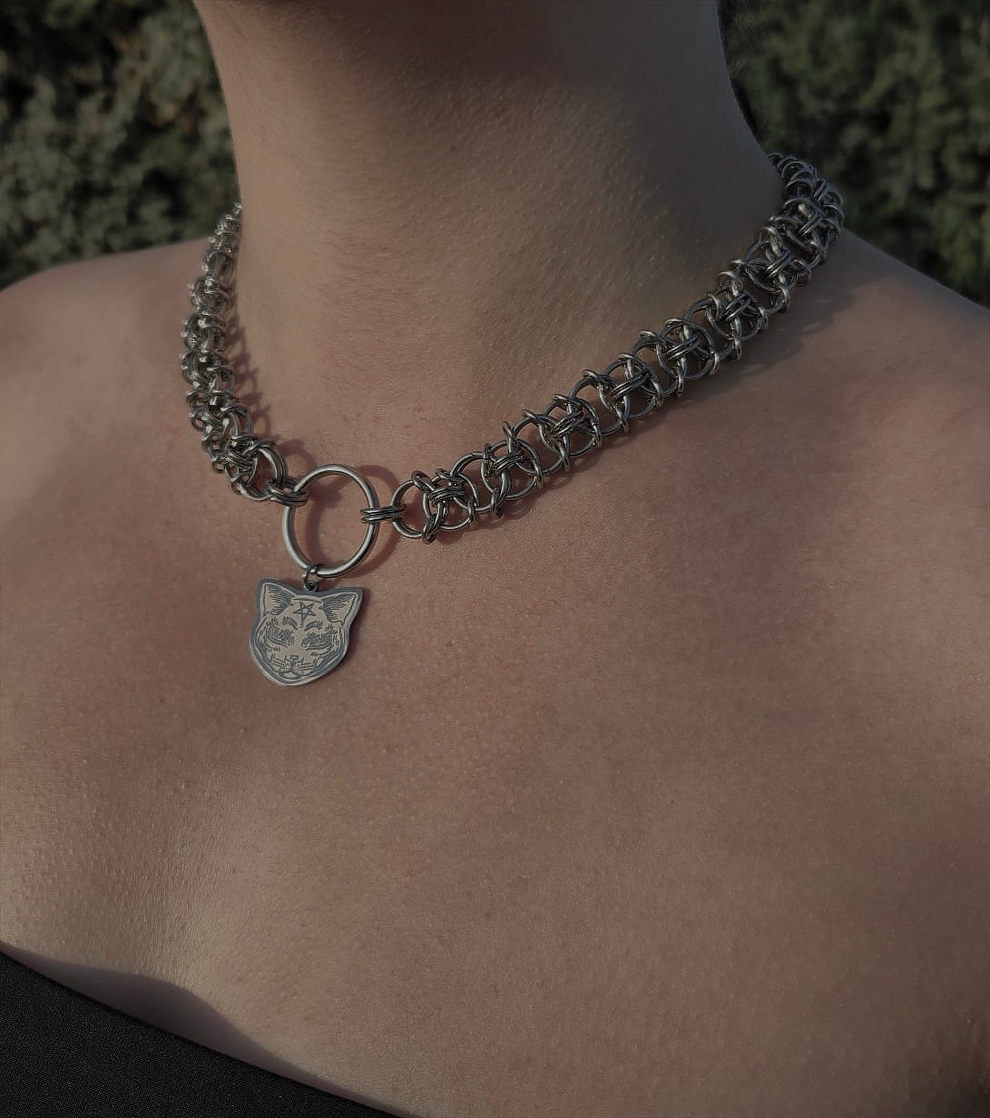 « Evil cat choker »
