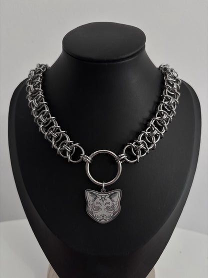 « Evil cat choker »