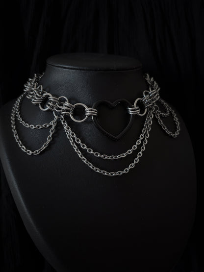 « Queen of the brat » choker
