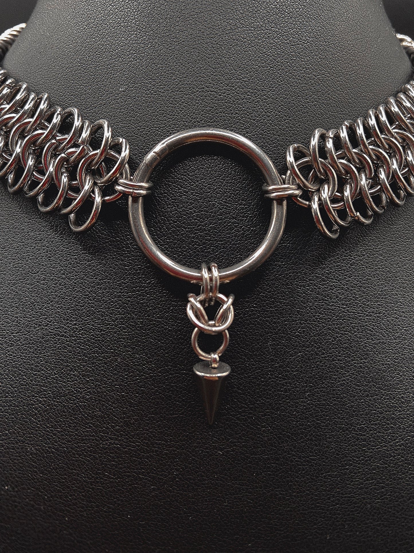 "Armour" Choker